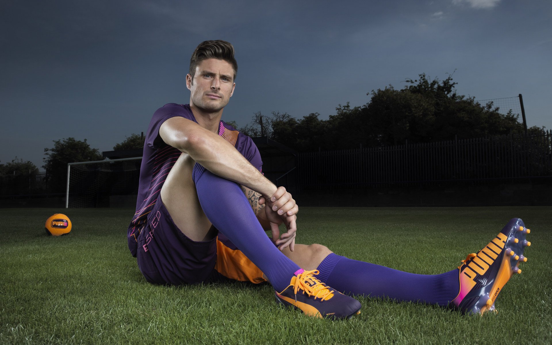 球员家庭支持系统建立帮助运动员平衡训练与生活，如何跟球员及家属描述球员在你的培养下会进步